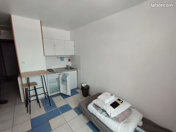 Studio 1 pièce 16 m² 