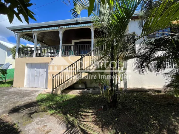 SAINT CLAUDE Villa T4 + garage 
