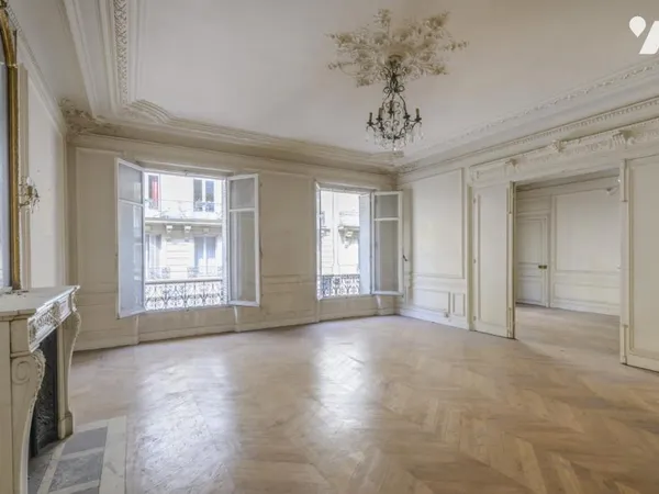 Appartement 4 pièces 181 m² 