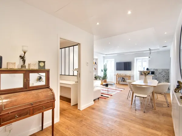 NICE MASSENA - APPARTEMENT 2 PIECES DE 51M2 A VENDRE - DERNIER ETAGE - ENTIEREMENT RÉNOVÉ - PROCHE 