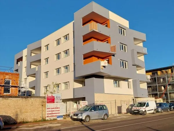 Appartement 4 pièces 77 m² 