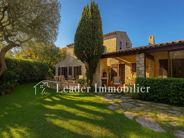 Villa 7 pièces 300 m² 