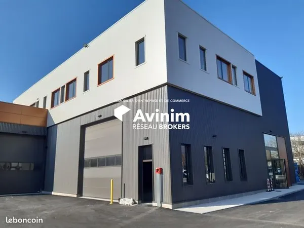 Local commercial 305 m² 