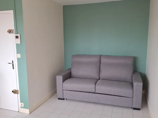 Joli F1 meublé refait a neuf 