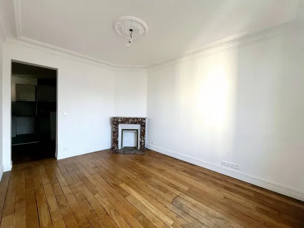 Vends Appartement 3 pièces au 5e étage par ascenseur 