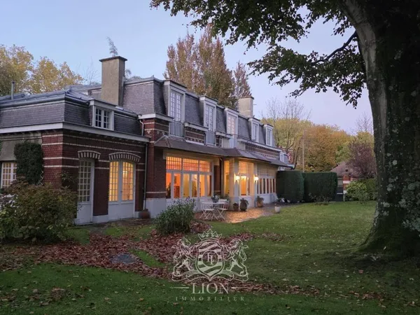 Maison 8 pièces 277 m² 