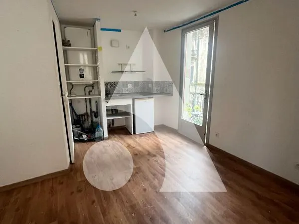 Studio 1 pièce 17 m² 