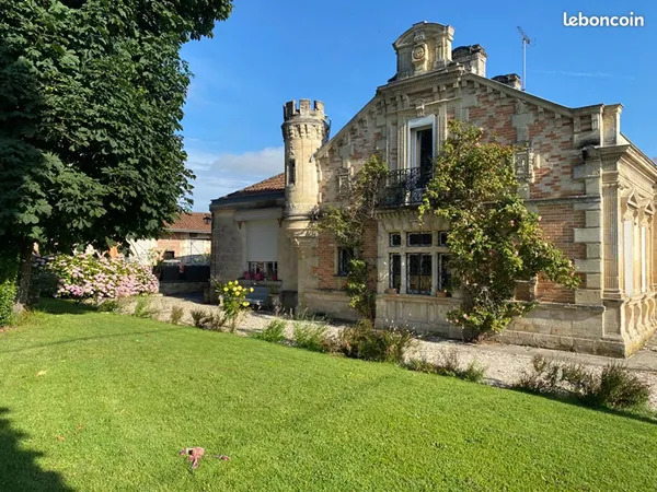 Propriété 9 pièces 223 m² 