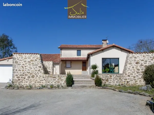 Maison 8 pièces 324 m² 