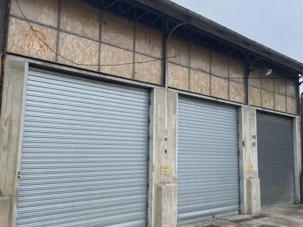 batiment de 150 m²