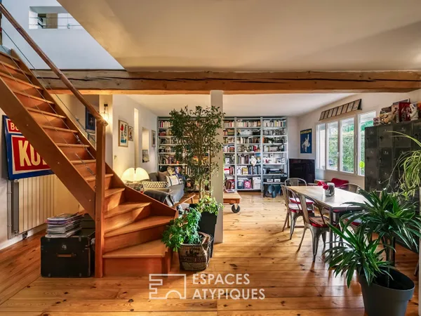 Maison restructurée à l'esprit bohème avec jardin et garage 