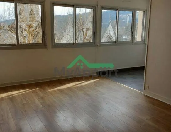 Studio 1 pièce 43 m² 