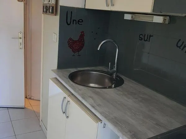 Studio 1 pièce 20 m² 