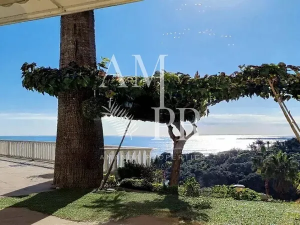 Exclusivité - VILLA VUE MER - Port et Plages - A FORT POTENTIEL 