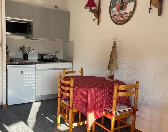 Studio T1 bis meublé à louer à l'année 