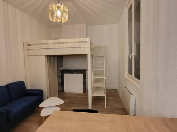 Studio 1 pièce 20 m² 