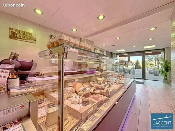 Local commercial 4 pièces 72 m² 