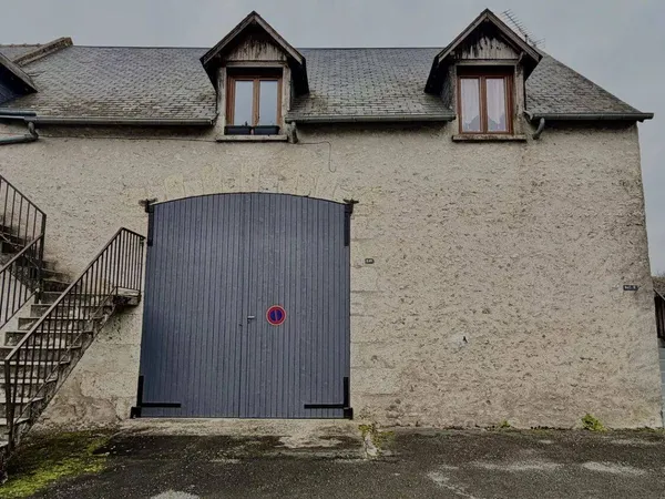 Local d'activité 170 m² 