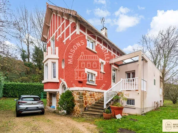 Vends maison - 147.26m² - 7 pièces, 4 chambres - Bougival 78380 