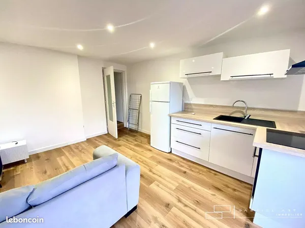 Studio 1 pièce 25 m² 
