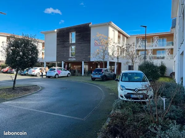 Studio 1 pièce 32 m² 