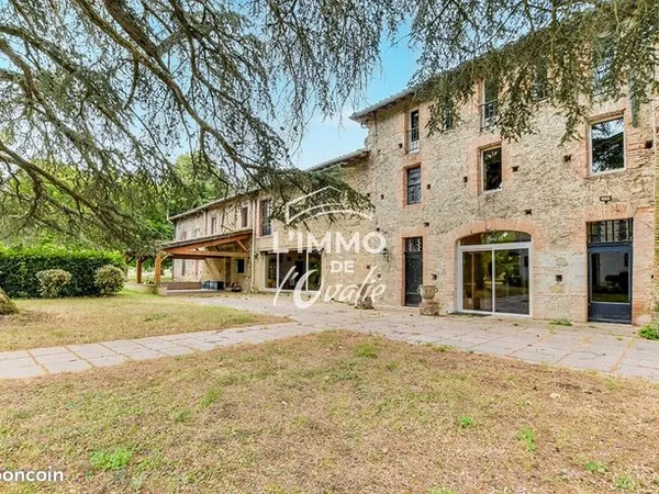 Maison 21 pièces 1000 m² 