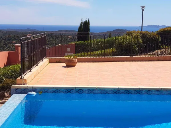 Maison 7 pièces 210 m² 