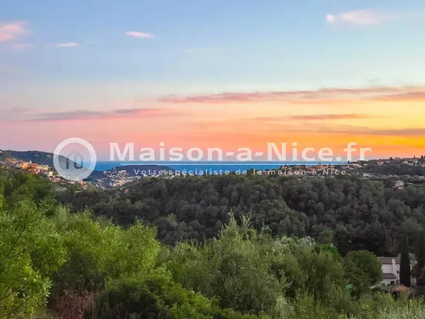 Maison 10 pièces 285 m² 