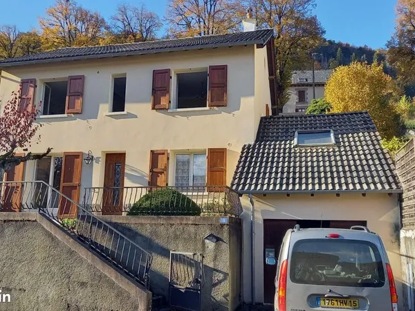 Maison 106 m² Vic-sur-Cère 