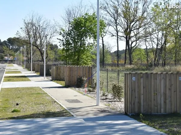 Terrain 750 m² 