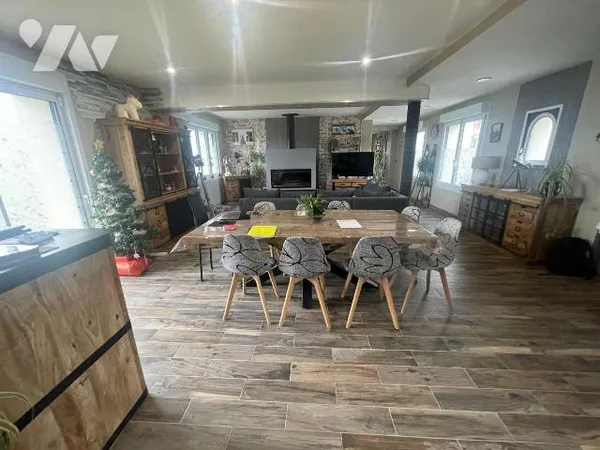 Maison 7 pièces 227 m² 