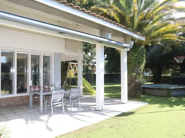 Villa 8 pièces 