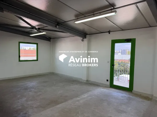 Local d'activité 154 m² 