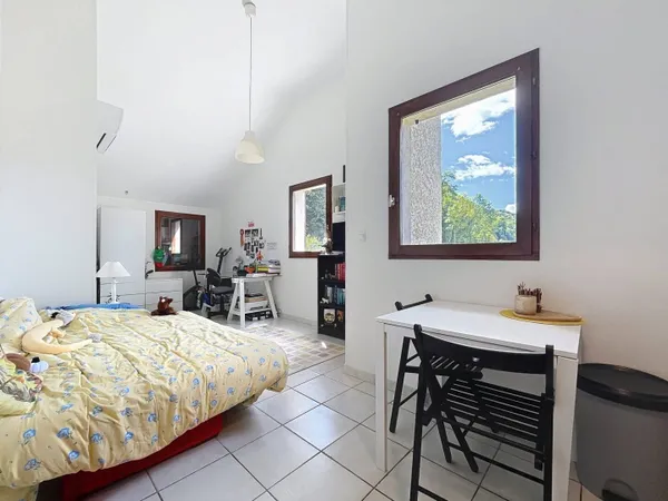 Studio 1 pièce 24 m² 