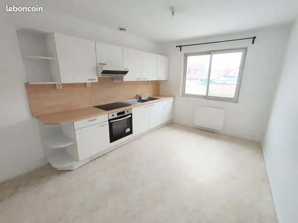 T2 de 65m2 à Carvin centre avec jardin 