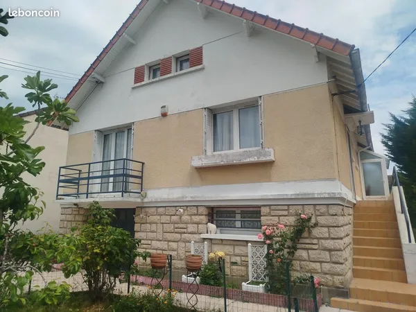 Maison 7 pièces 132m2 Quartier La Boissière Trappes 