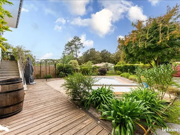 Maison 8 pièces 200 m² 