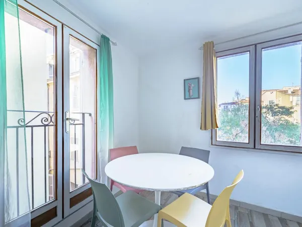 Appartement 1 pièce de 24 m² situé à Marseille 
