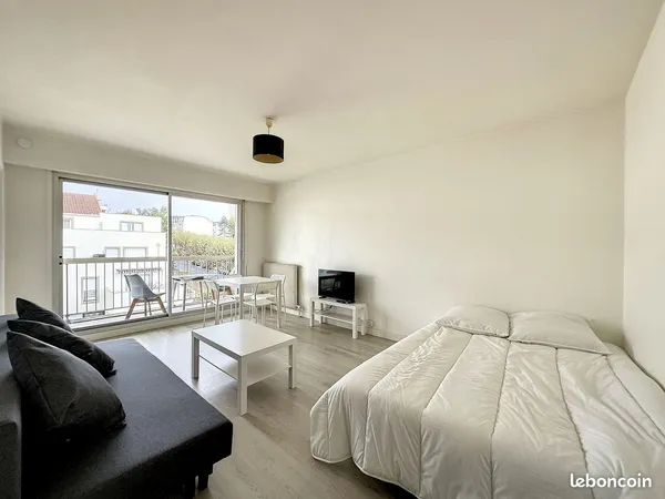 STUDIO 28m2 MEUBLÉ devant gare RER Boissy Saint Leger 