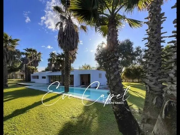 Propriété 250 m² 