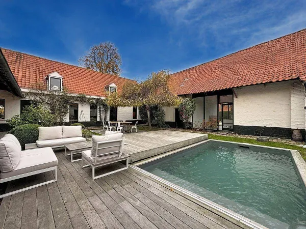 Maison 7 pièces 313 m² 