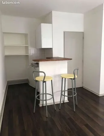 Studio 1 pièce 20 m² 