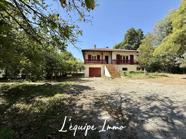 Maison familiale des années 70 de 110m2 environ sur plus de 