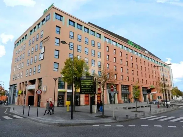 Bureaux 733 m² 