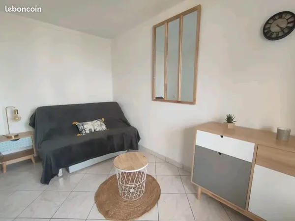 Studio 1 pièce 16 m² 