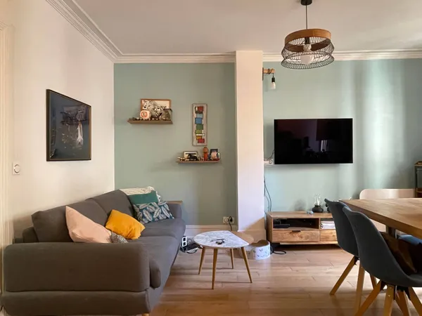 Loue un T2 meublé de 42m² à Paris 15 rue de Vaugirard 