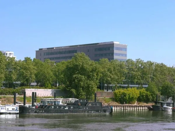 Bureaux 8190 m²