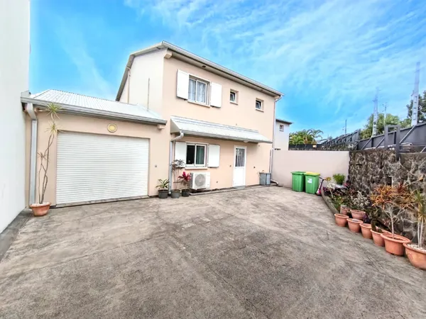 VILLA F5 RAVINE DES CABRIS SAINT PIERRE 