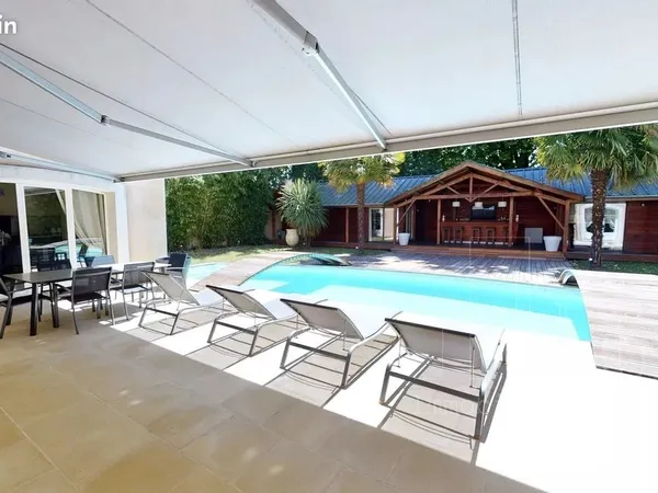 Chalet 9 pièces 250 m² 