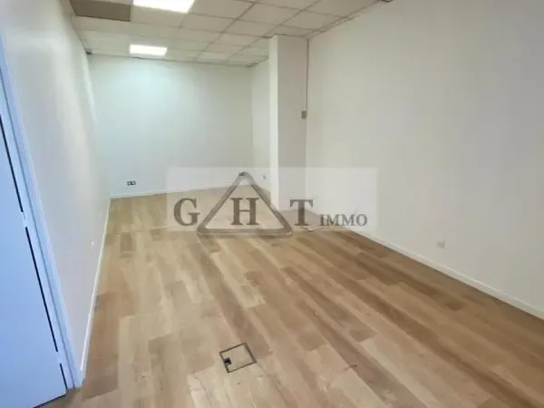 Local commercial - 250 m² Zone commerciale de Massy 